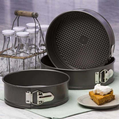 Pack Of 3 Non-Stick Round Cake Pan Set