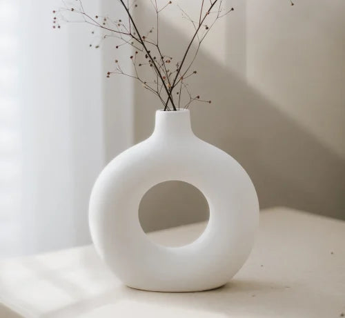 Glazed Ceramic Donut Vase – Stylish White Decorative Flower Holder for Living Room