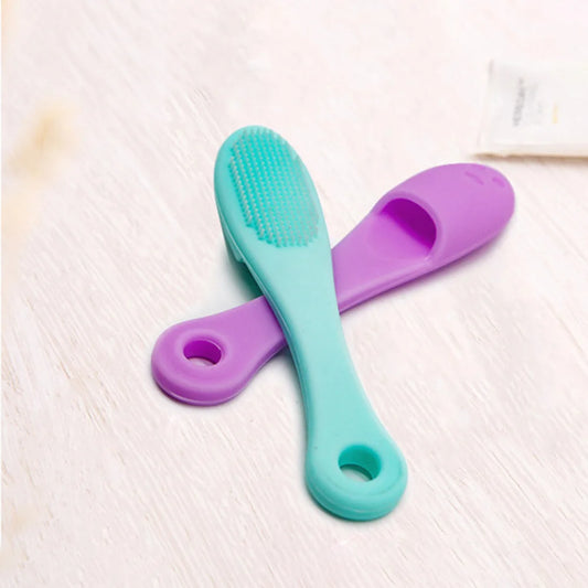 Pore-Cleansing Silicone Finger Brush